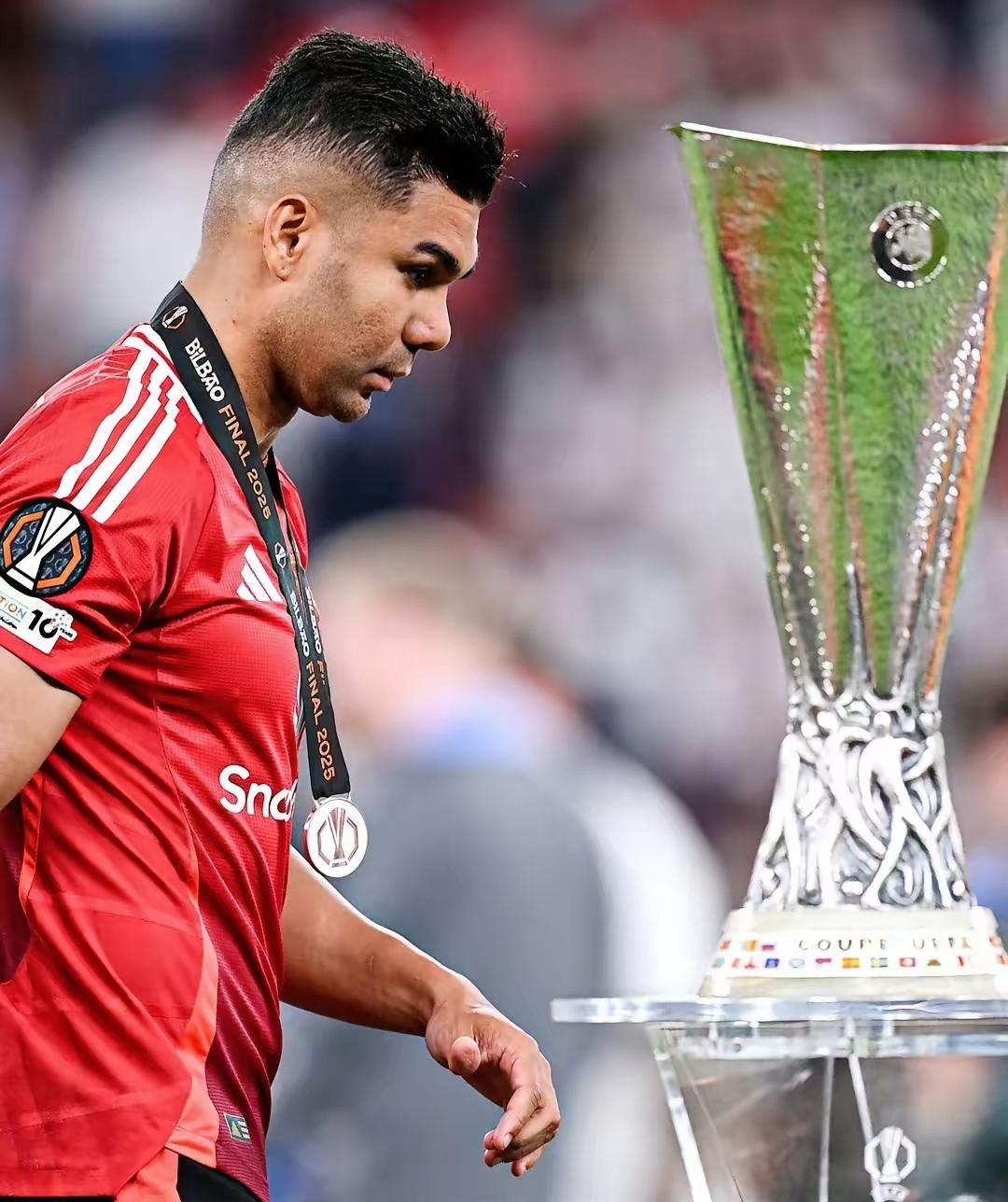 窗口期曼联强势反弹：欧超杯节点到来，细节曝光，身体对抗强度拉满的简单介绍-爱游戏博彩平台