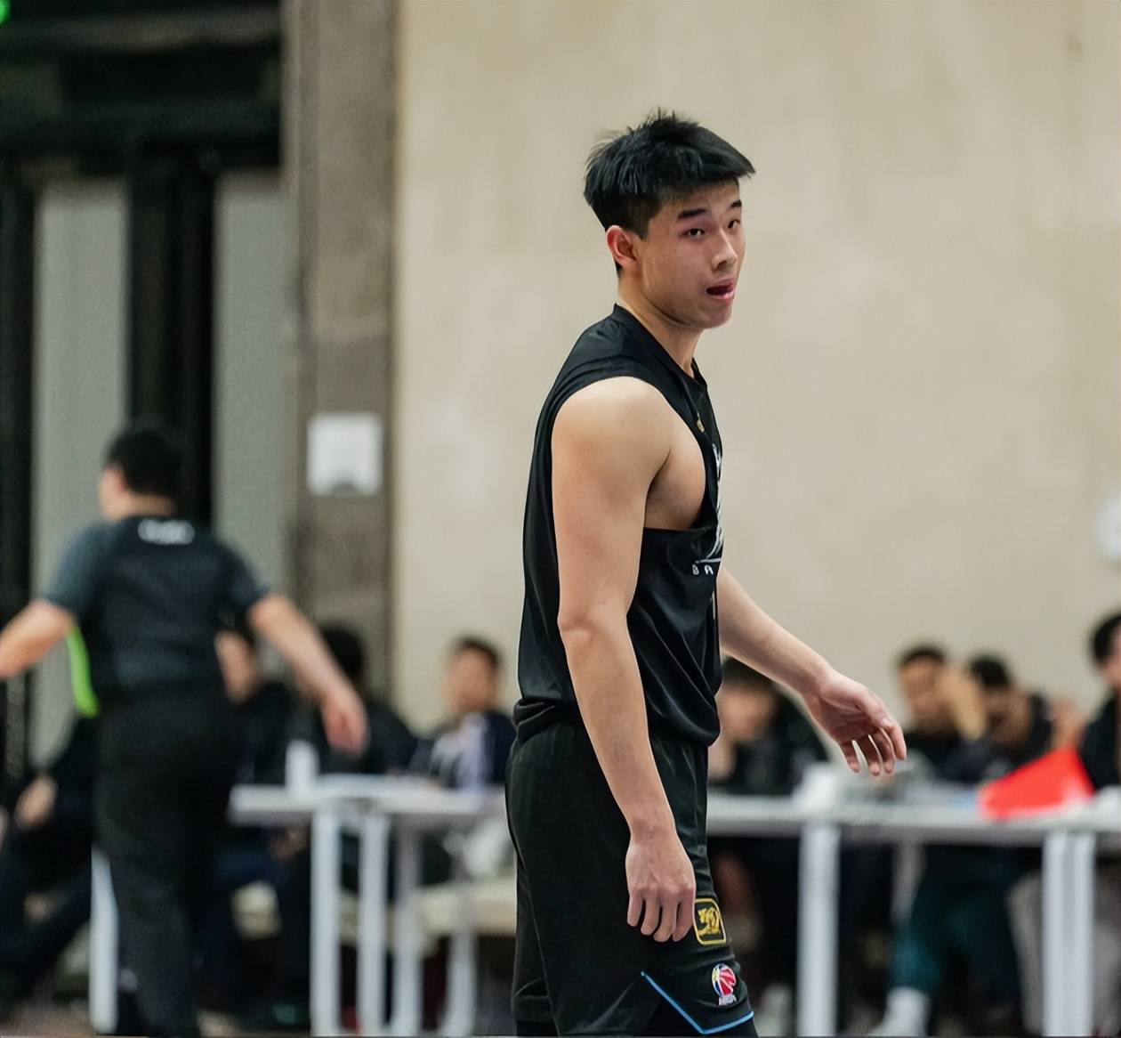 包含赛后CBA季后赛传出新动向,上海久事战术微调,管理层表态——信心回归,球探报告显示潜力的词条 包含赛后CBA季后赛传出新动向,上海久事战术微调,管理层表态——信心回归,球探报告显示潜力的词条