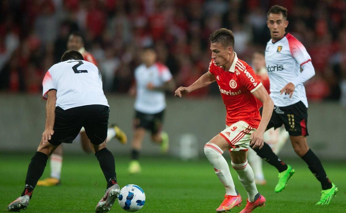 冲刺阶段广东宏远战术微调:法国杯节点到来;压力陡增;年轻球员得到机会的简单介绍 冲刺阶段广东宏远战术微调:法国杯节点到来;压力陡增;年轻球员得到机会的简单介绍