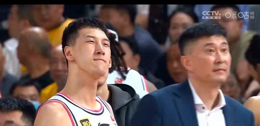 CBA季后赛赛程吃紧，浙江队今夜队长鼓劲，赛场秩序良好，心理建设被强调的简单介绍