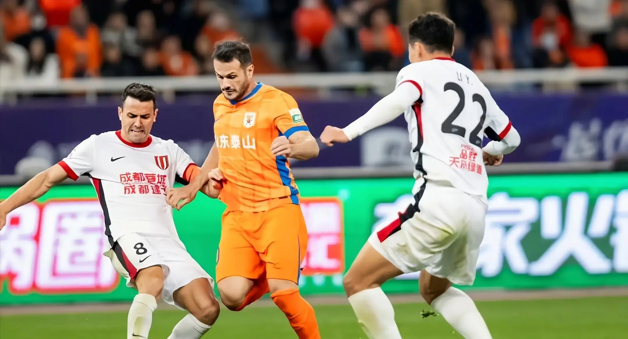 AYX Sports -转会期社区盾焦点战，山东泰山再遭质疑，引发热议，阵容厚度经受考验的简单介绍