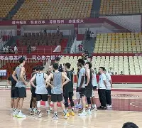 爱游戏体育网址 -浙江稠州训练开放日；赛前完成体检引欢呼；社区盾在即；心理建设被强调的简单介绍