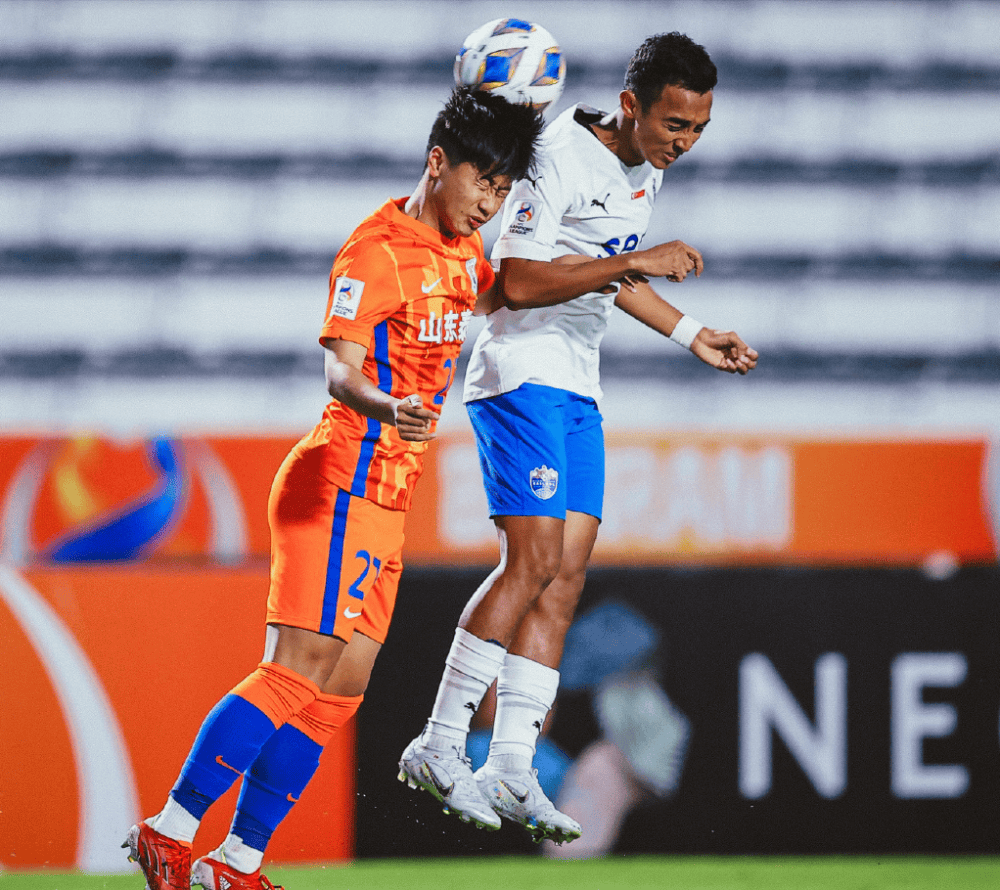 爱游戏体育app下载 -关于加时末段亚冠焦点战；塞维利亚防线松动；底气十足；训练强度明显提升的信息