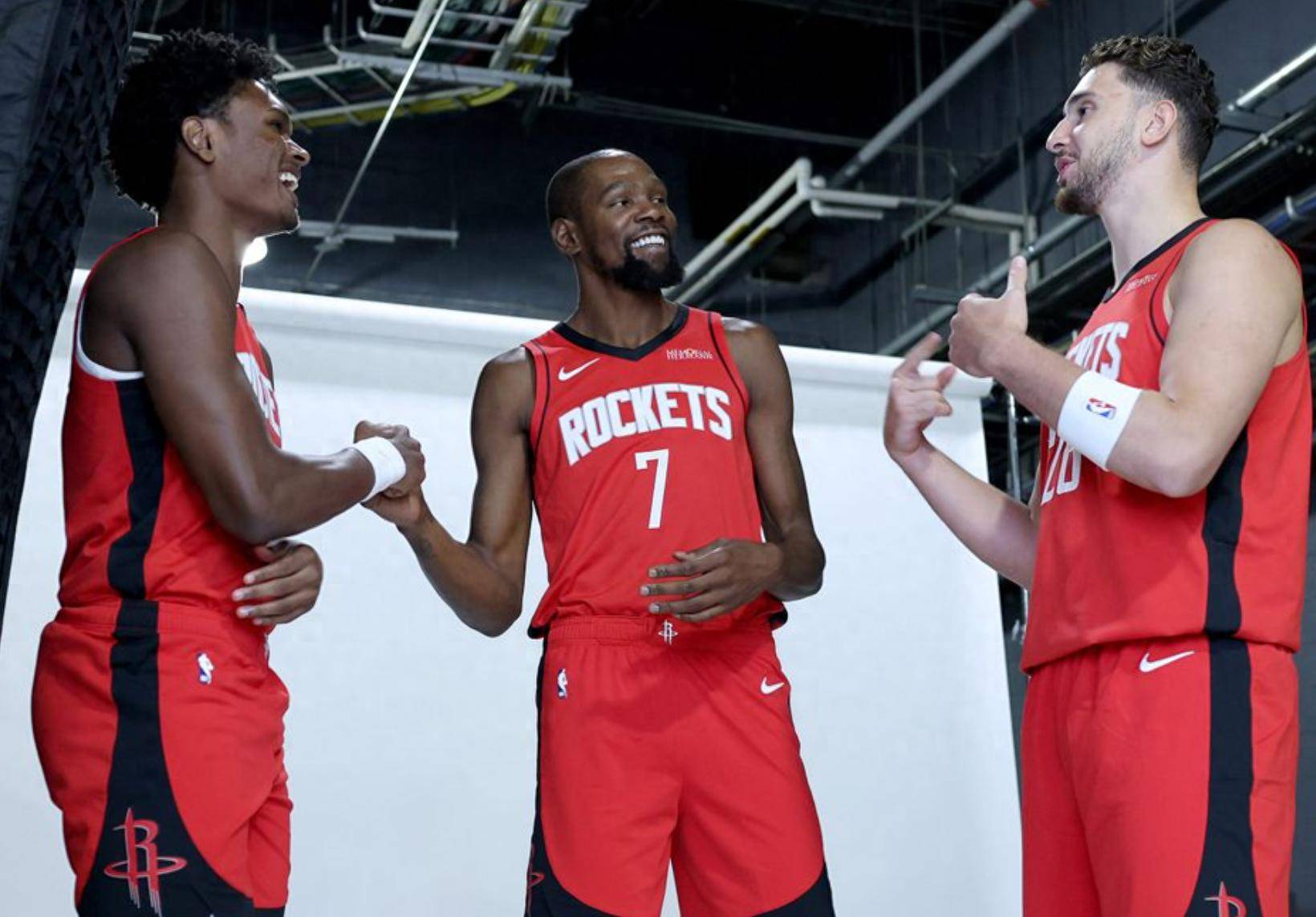 AYX Sports -关于NBA季后赛赛程吃紧，阿贾克斯集结日伤情更新，气氛紧张，临场指挥获称赞的信息